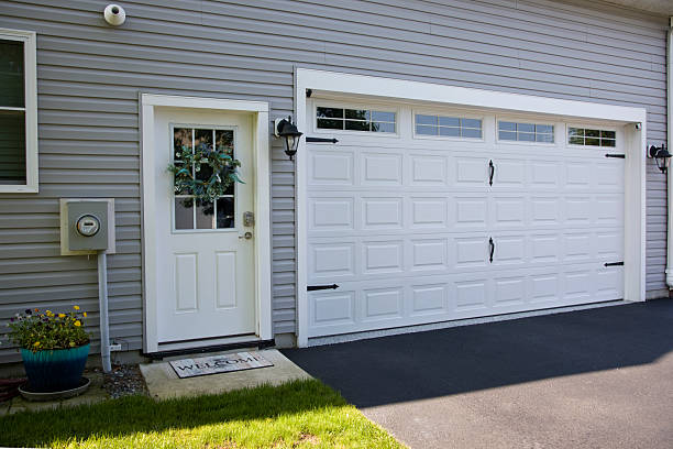 24/7 Emergency Garage Door Panel Replacement experts in Forest City, IA